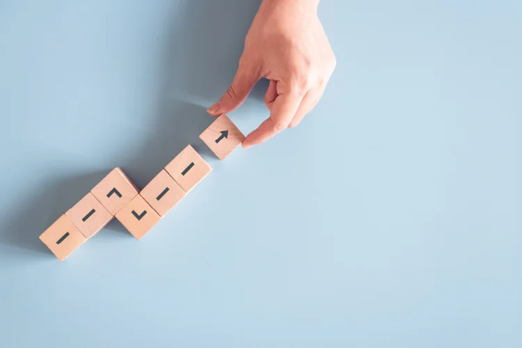  What can a consultant help for companies to achieve full of key business benefits of operational consulting: